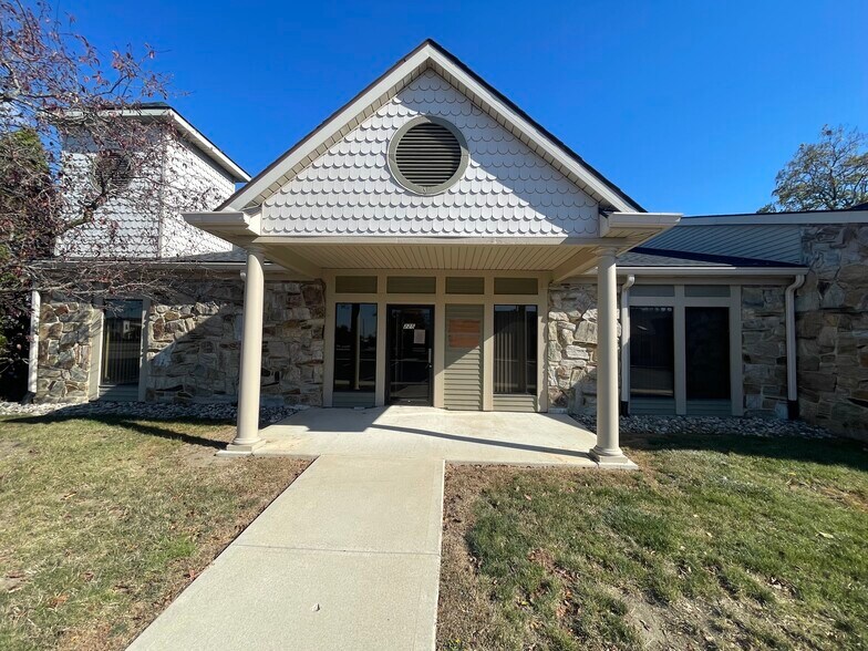 More Photos Of 4011 W Jefferson Blvd, Fort Wayne Office For Lease