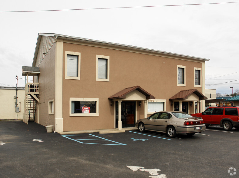 Primary Photo Of 3990 Teays Valley Rd, Hurricane Medical For Sale