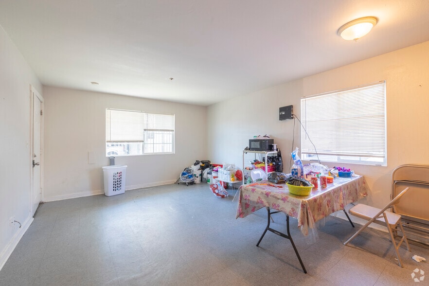 More Photos Of 3142 Coolidge Ave, Oakland Apartments For Sale