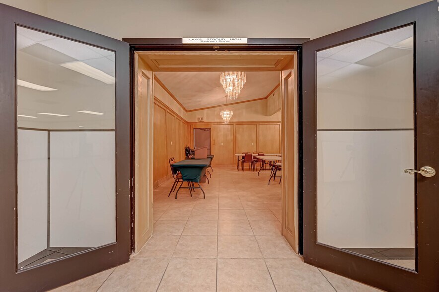 More Photos Of 3402 Amanda Ln, Houston Flex For Sale