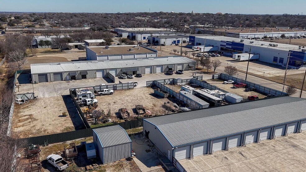 More Photos Of 2970 Suffolk Dr, Fort Worth Warehouse For Lease