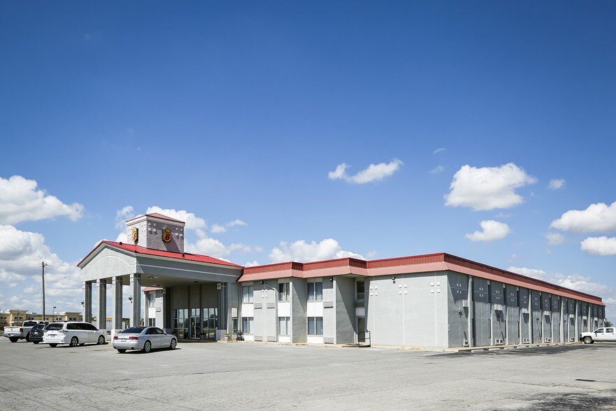 More Photos Of 2801 E Highway 66, Elk City Hospitality For Sale