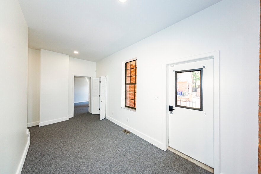 More Photos Of 30-40 E Columbus St, Columbus Unknown For Lease