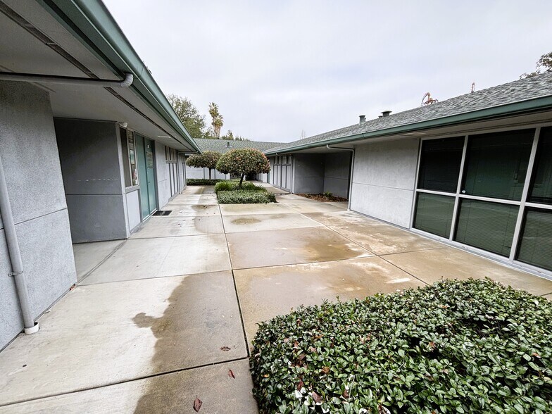 More Photos Of 281 E Hamilton Ave, Campbell Medical For Lease