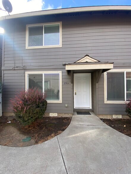 More Photos Of 2904 SW Juniper Ave, Redmond Multifamily For Sale
