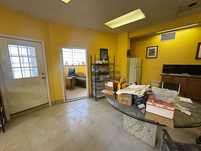 More Photos Of 815 S Cicero Ave, Chicago Light Manufacturing For Sale