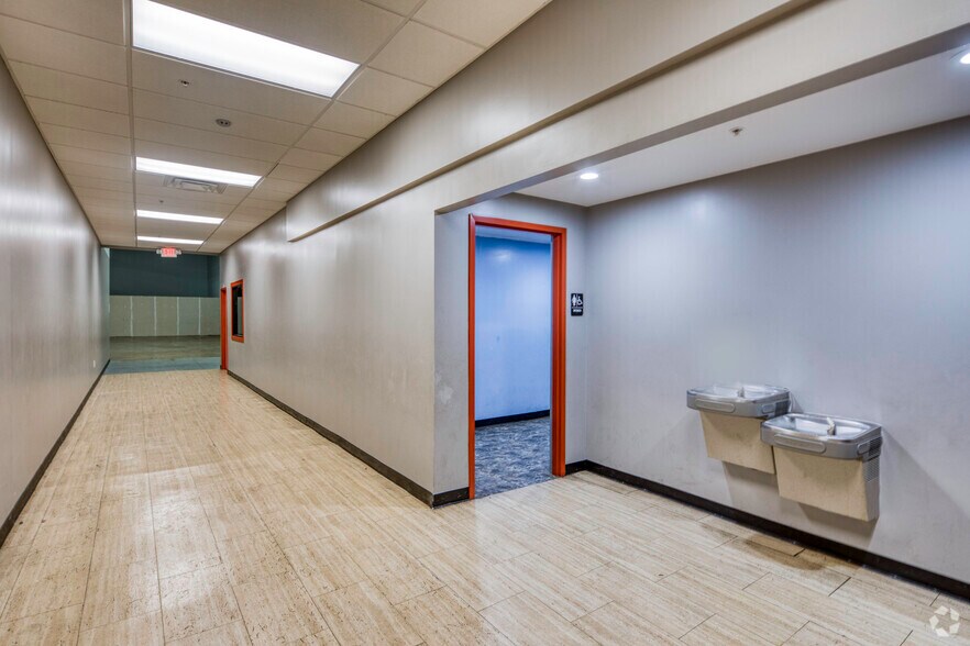 More Photos Of 1251 E Fowler Ave, Tampa Storefront For Lease