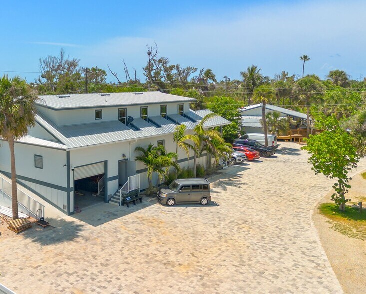 More Photos Of , Sanibel General Retail For Sale