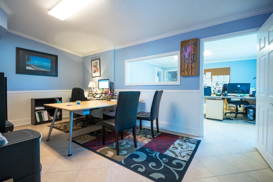 More Photos Of 2600 SW 3rd Ave, Fort Lauderdale Light Distribution For Sale