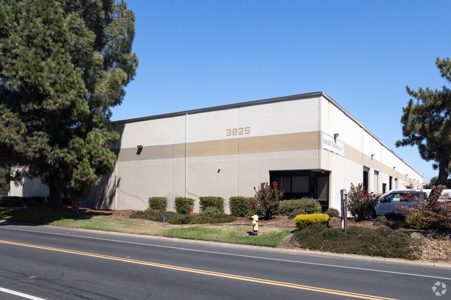 More Photos Of 3825 Cincinnati Ave, Rocklin Warehouse For Lease