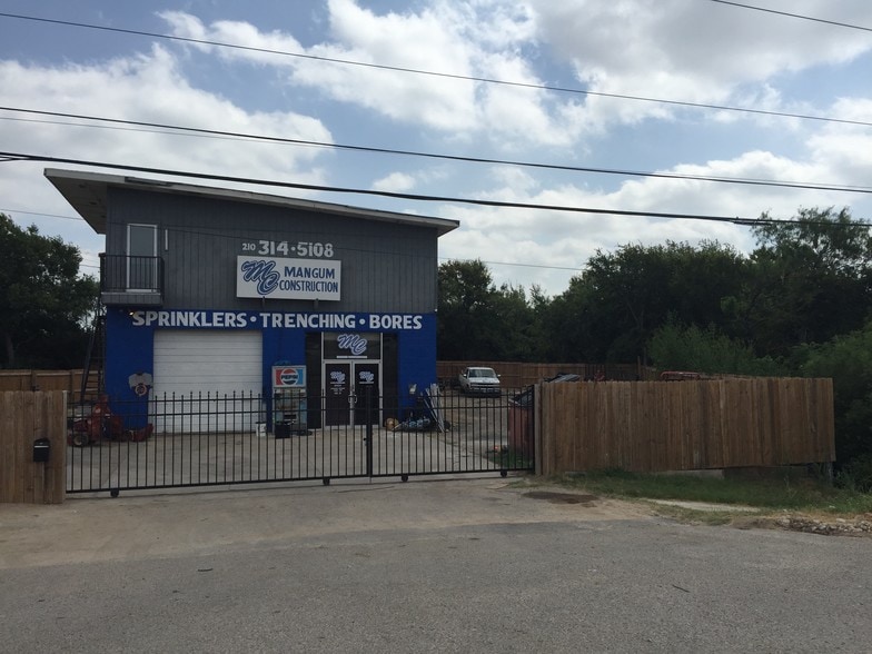 Primary Photo Of 8550 Old Grissom Rd, San Antonio Freestanding For Sale