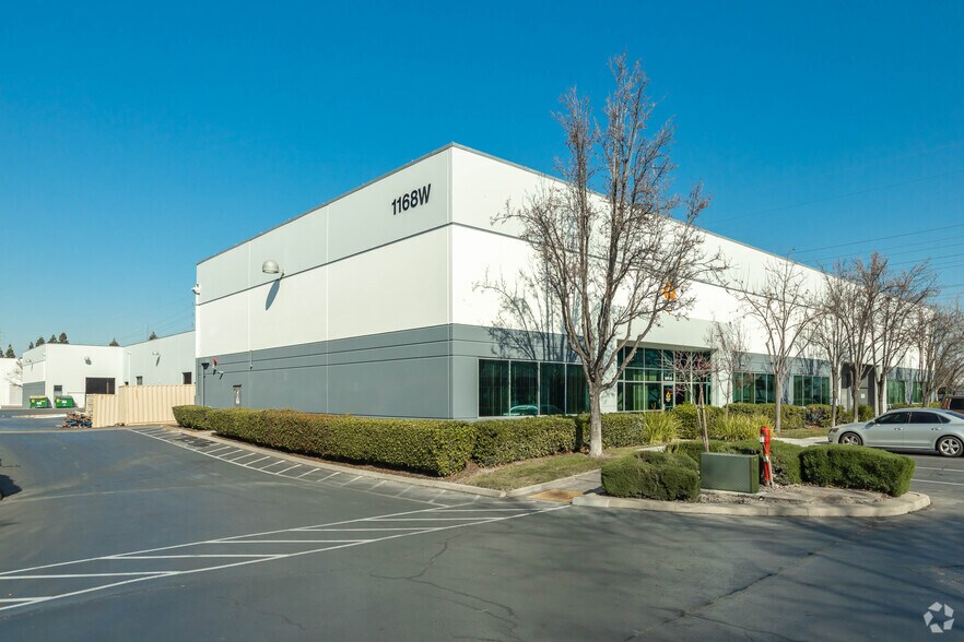 More Photos Of 1014 N Market Blvd, Sacramento Unknown For Lease