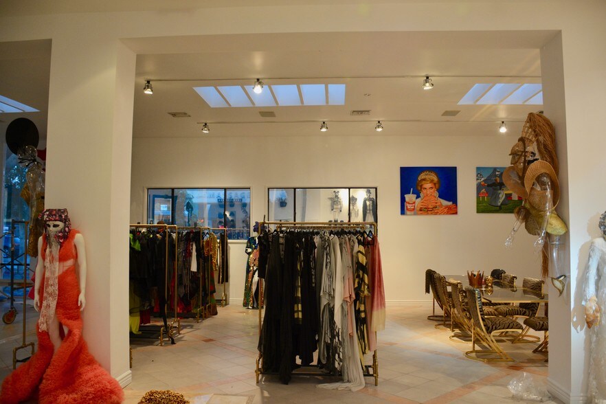 More Photos Of 8460 Santa Monica Blvd, West Hollywood Freestanding For Sale