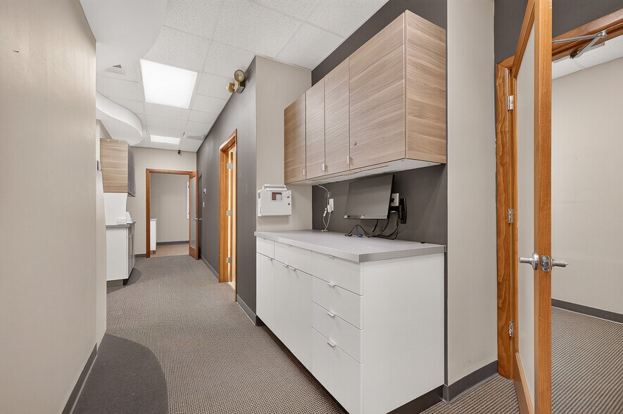 More Photos Of 8202 Clearvista Pky, Indianapolis Office For Sale