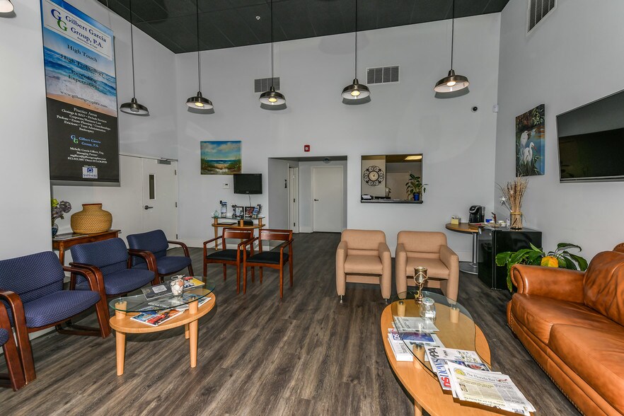 More Photos Of 2313 W Violet, Tampa Medical For Lease