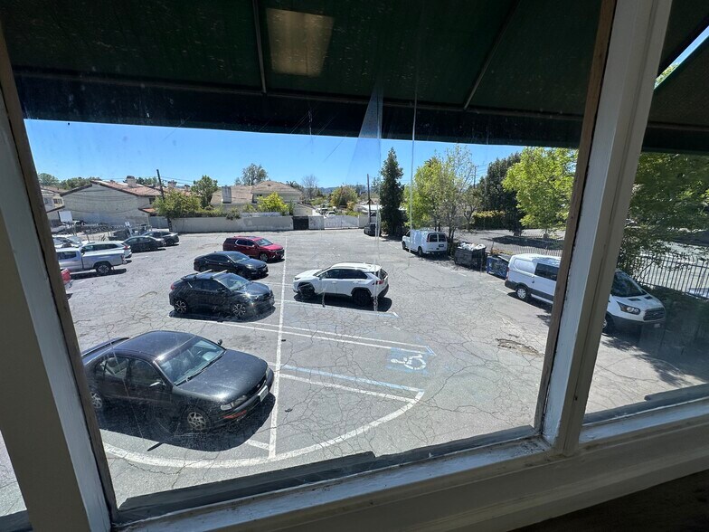 More Photos Of 21044 Sherman Way, Canoga Park Office For Lease