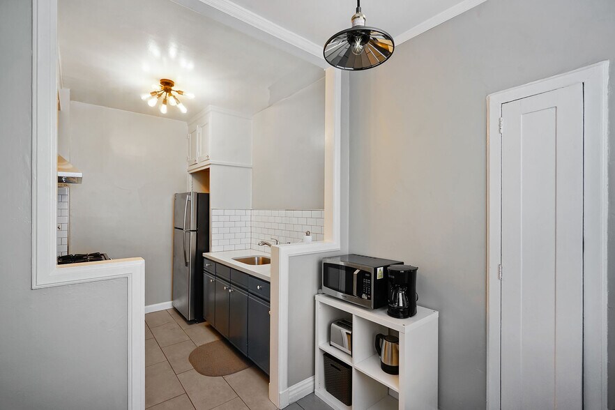 More Photos Of 226 Athol Ave, Oakland Apartments For Sale