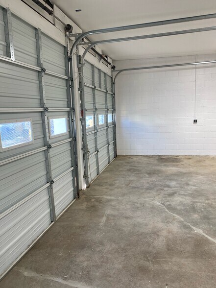 More Photos Of 134 Cockeysville, Cockeysville Warehouse For Lease