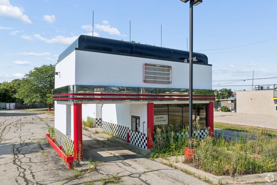 More Photos Of 554 E 8th St, Holland Fast Food For Sale