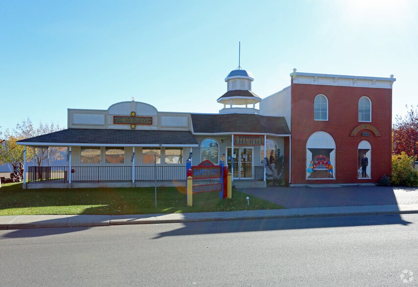 More Photos Of 4839 93th Ave NW, Edmonton Office For Sale