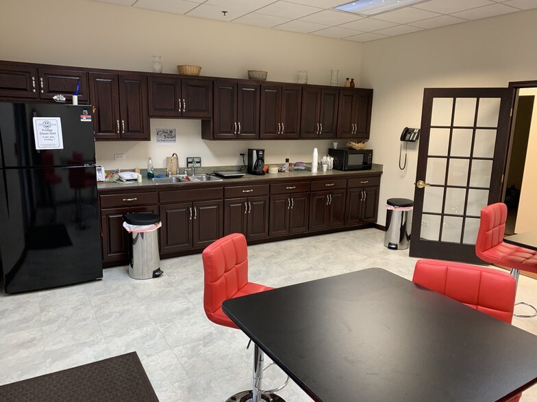 More Photos Of 8140 S Cass Ave, Darien Medical For Sale