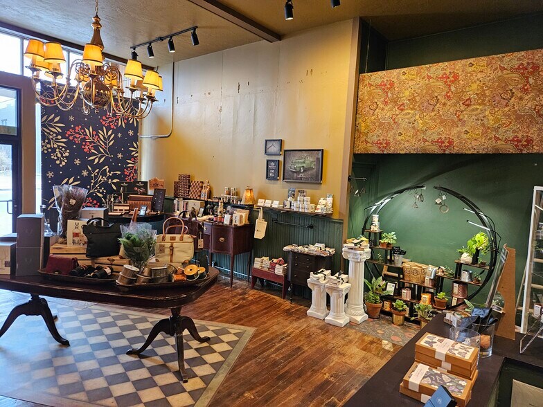 More Photos Of 328 E Main St, Ottumwa Sports And Entertainment For Sale