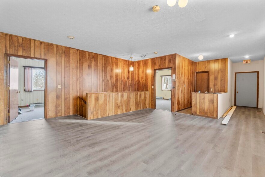 More Photos Of 62 Newton Ave, Plainville Auto Repair For Lease