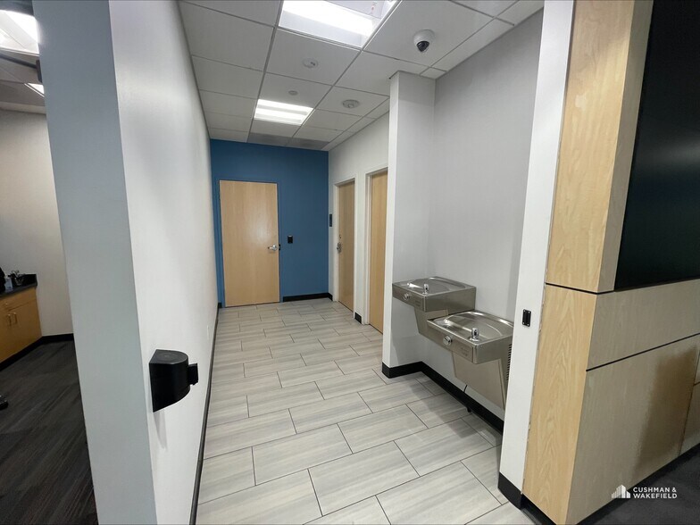 More Photos Of 870 Colorado Blvd, Denver Parking Garage For Lease