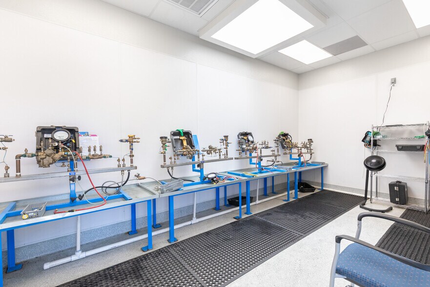 More Photos Of 6400 Elvas Ave, Sacramento Freestanding For Sale