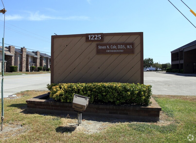 More Photos Of 1225 N 25th St, Texas City Medical For Lease