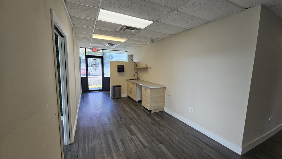 More Photos Of 700 W Boynton Beach Blvd, Boynton Beach Restaurant For Lease