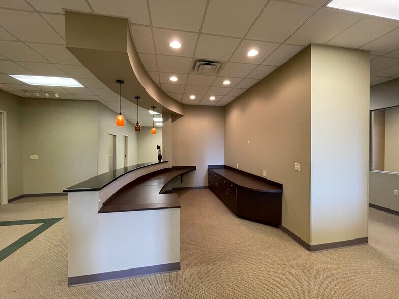 More Photos Of 1010 Davis St, Jacksonville Office For Lease