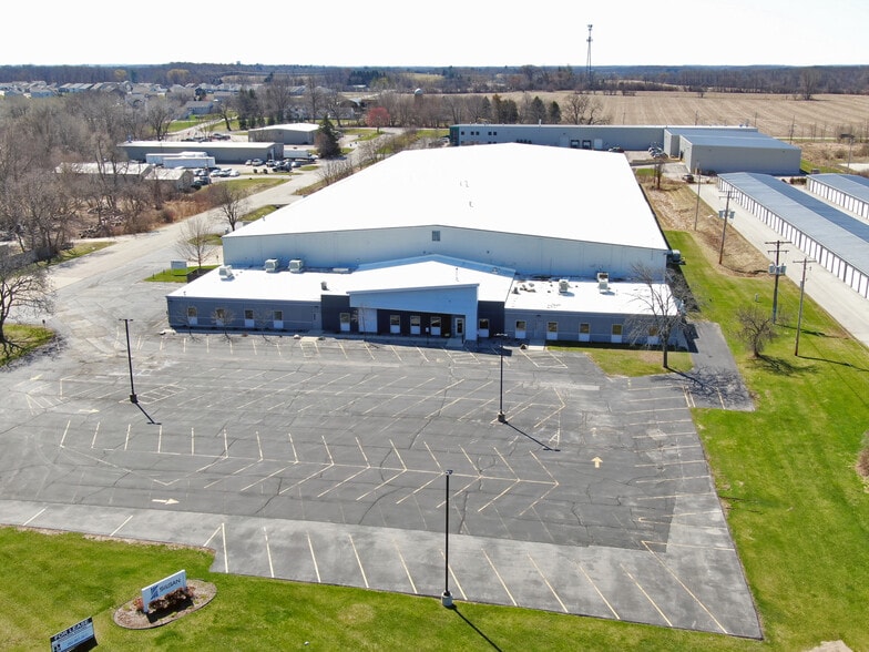 More Photos Of W395N5701 Frontier Rd, Oconomowoc Manufacturing For Lease