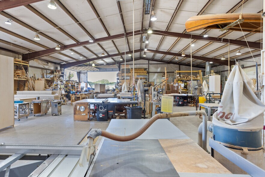 More Photos Of 328 Thomas Pl, Everman Manufacturing For Sale