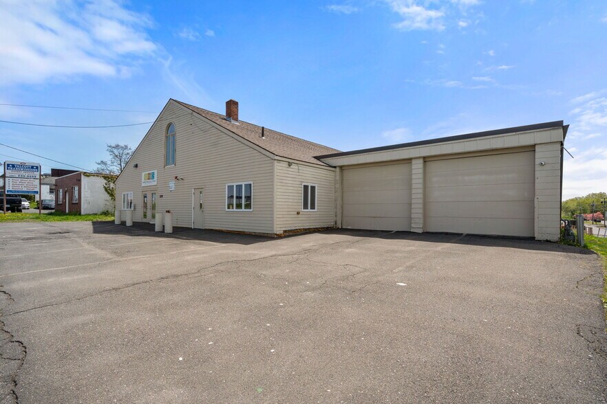 More Photos Of 109 Talcott Rd, West Hartford Manufacturing For Sale
