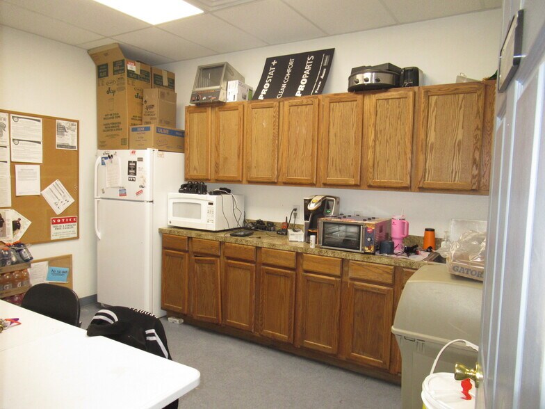 More Photos Of 12110 W 191 Hwy, Midland Distribution For Lease
