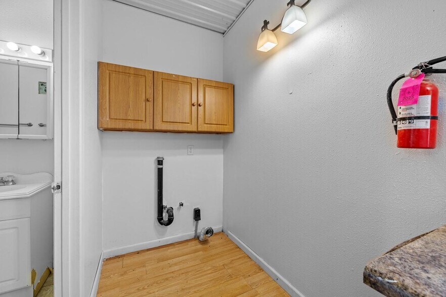 More Photos Of 2708 30th Ave NE, Minot Manufacturing For Sale