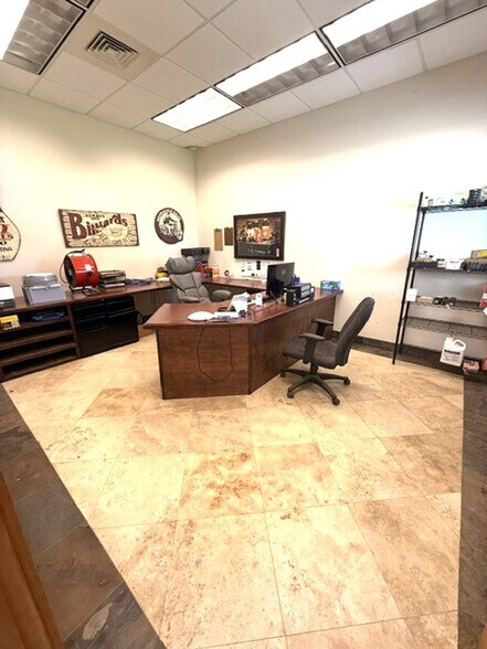 More Photos Of 2320 Town St, Pensacola Industrial For Sale