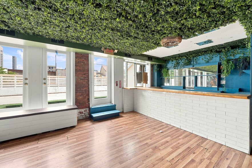 More Photos Of 1437-39 South Street, Philadelphia Specialty For Lease