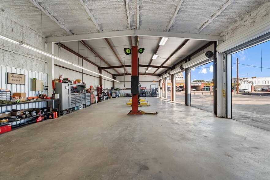 More Photos Of 308 S Beaton St, Corsicana Office For Sale