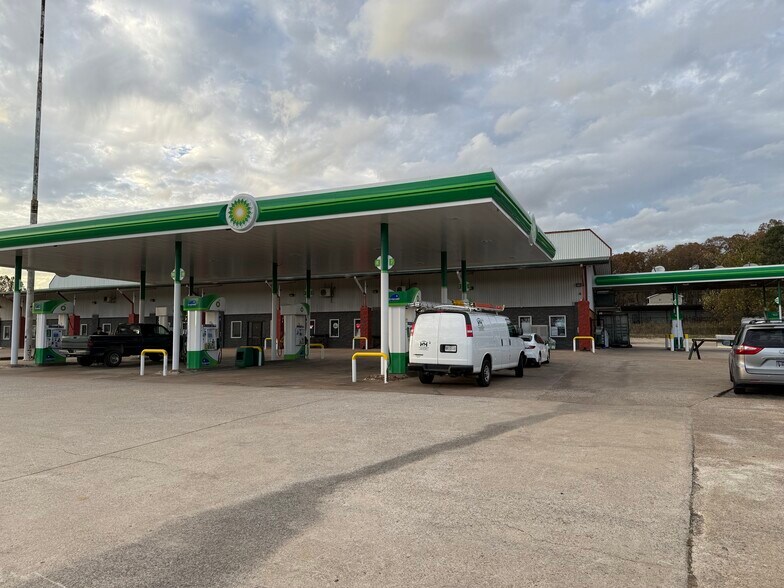 More Photos Of 7311 Highway 104 N, Cedar Grove General Retail For Sale