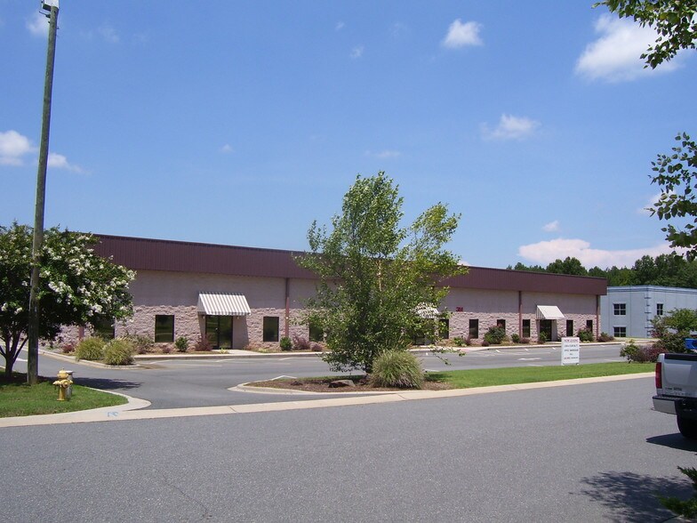 More Photos Of 4011-4015 Dearborn Pl, Concord Flex For Lease