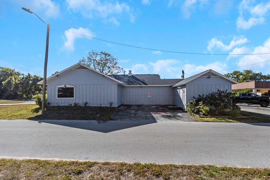 More Photos Of 5417 Grand Blvd, New Port Richey Freestanding For Sale