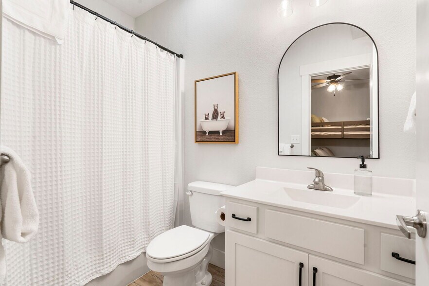 More Photos Of 129 Pioneer Peak, Kimberling City Specialty For Sale