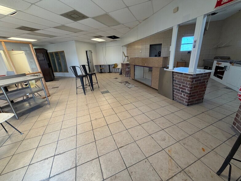 More Photos Of 111 County Road 227, East Bernard Freestanding For Lease
