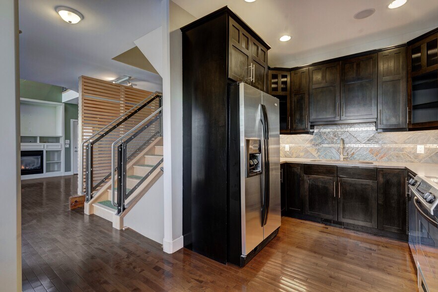 More Photos Of 1812 14A St SW, Calgary Office Residential For Sale