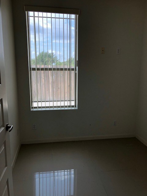 More Photos Of 1405 W Kiwi Ave, Pharr Apartments For Sale