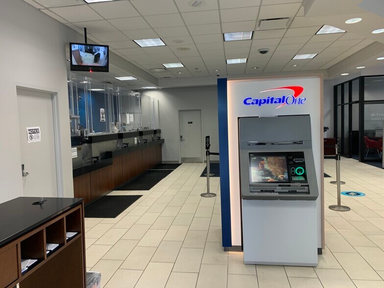 More Photos Of 725 Co Op City Blvd, Bronx Fast Food For Lease