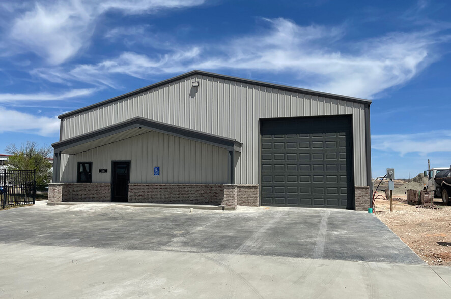 Primary Photo Of 3801 Business Park Dr, Amarillo Showroom For Sale