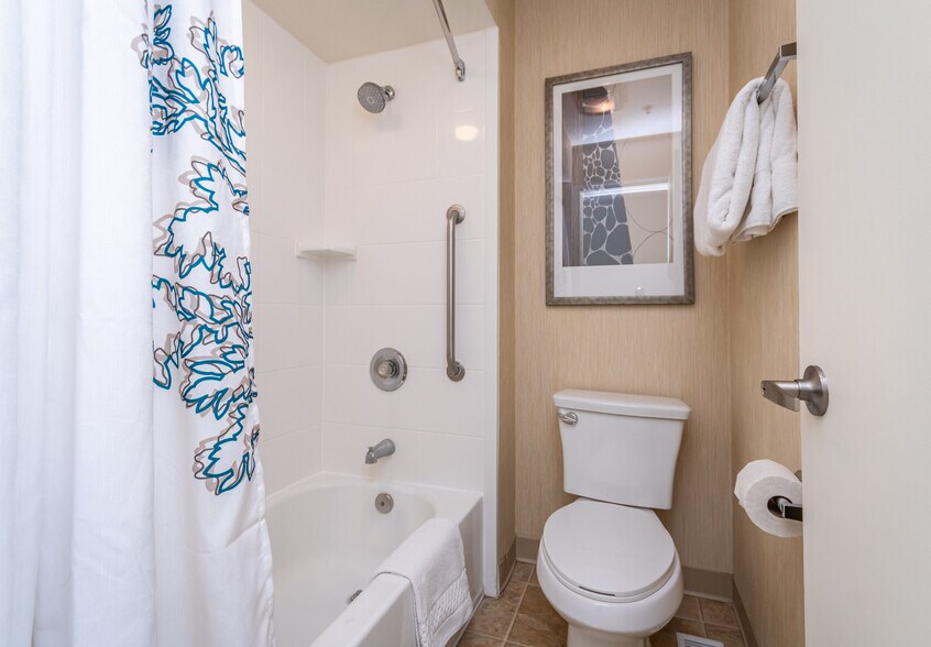 More Photos Of 1530 Howe Ave, Sacramento Hotel For Sale